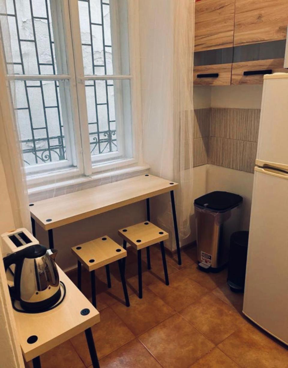 Ejjeli Majom Hostel Budapest Kültér fotó