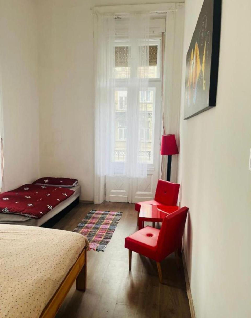 Ejjeli Majom Hostel Budapest Kültér fotó